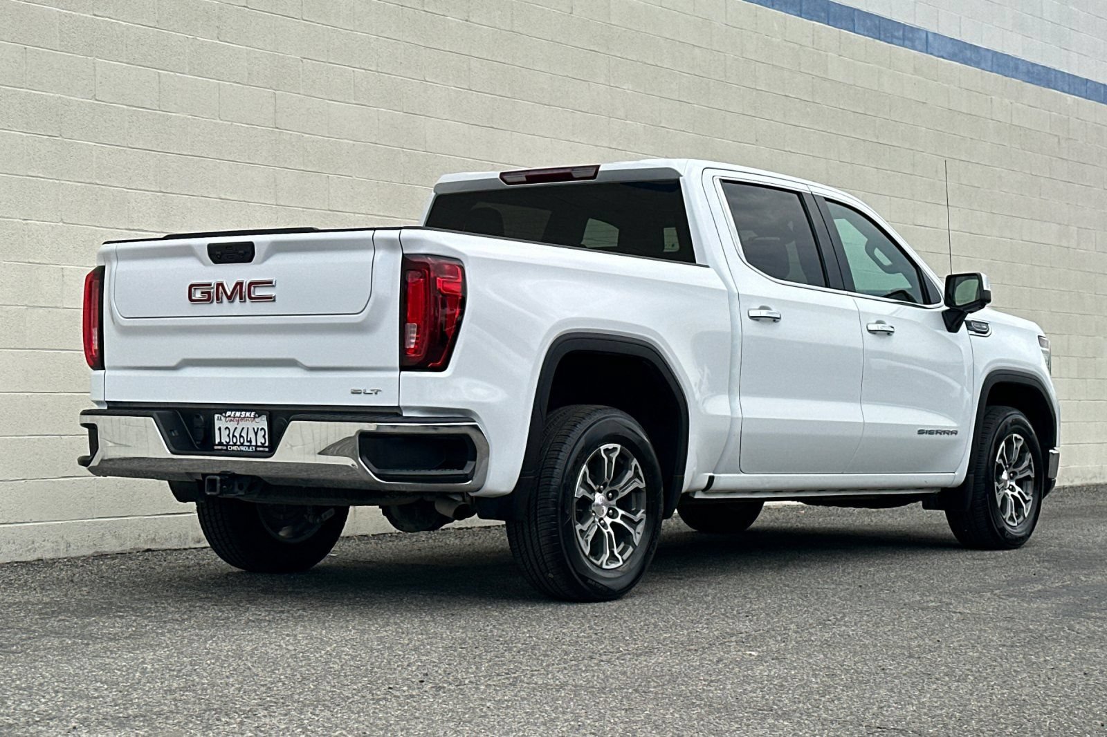Certified 2024 GMC Sierra 1500 SLT RWD image 4