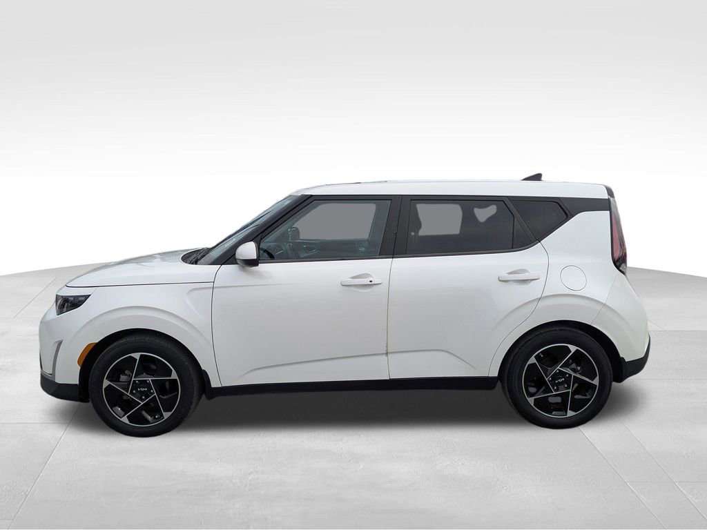 Used 2023 Kia Soul EX image 4