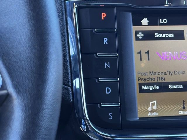 Used 2019 Lincoln Continental Premiere image 30