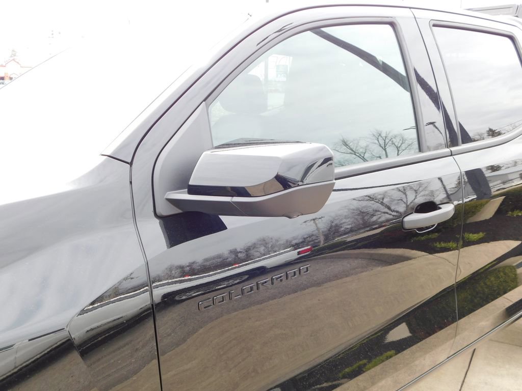 New 2025 Chevrolet Colorado Trail Boss w/ Midnight Edition image 14