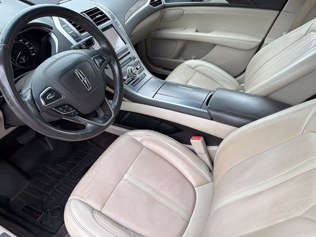 Used 2018 Lincoln MKZ Reserve FWD image 9