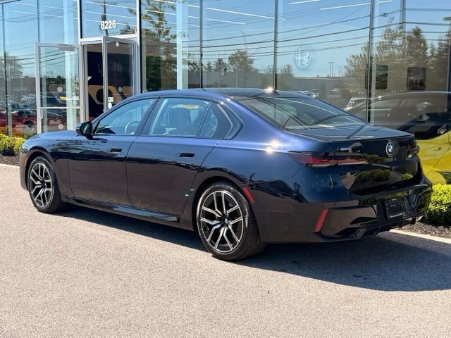 Used 2025 BMW 740i xDrive w/ Premium Package AWD/4WD image 4