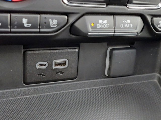 Used 2024 Chevrolet Suburban High Country image 44