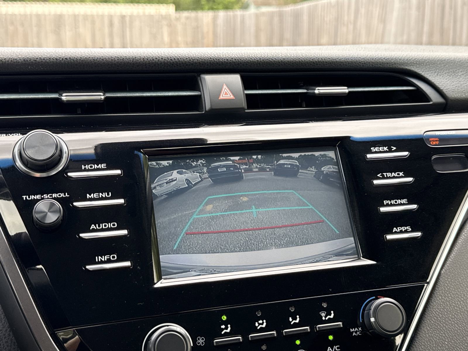 Used 2018 Toyota Camry LE image 20