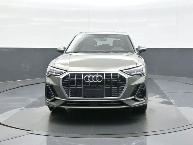Certified 2025 Audi Q3 2.0T Premium w/ Convenience Package AWD/4WD image 2