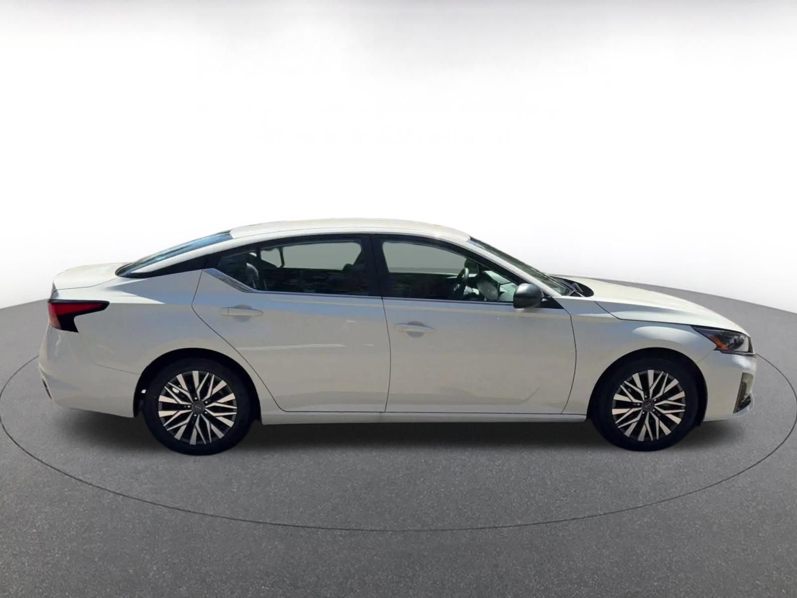 Used 2026 Nissan Altima 2.5 SV FWD image 13