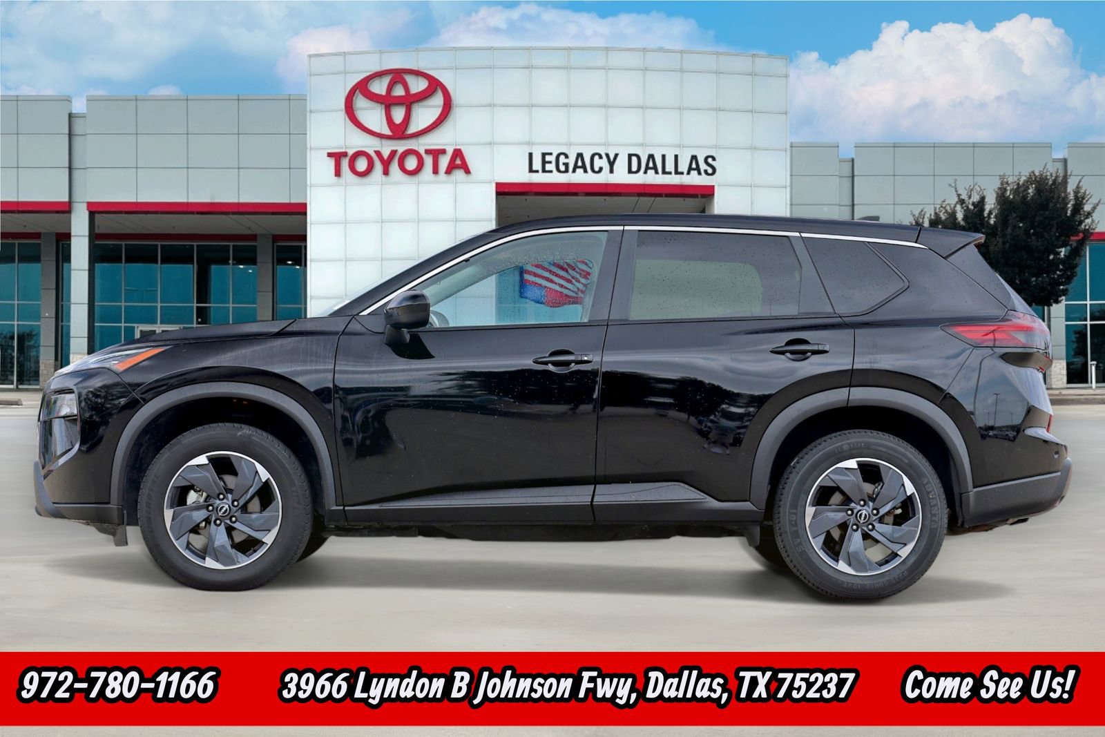 Used 2024 Nissan Rogue SV image 6