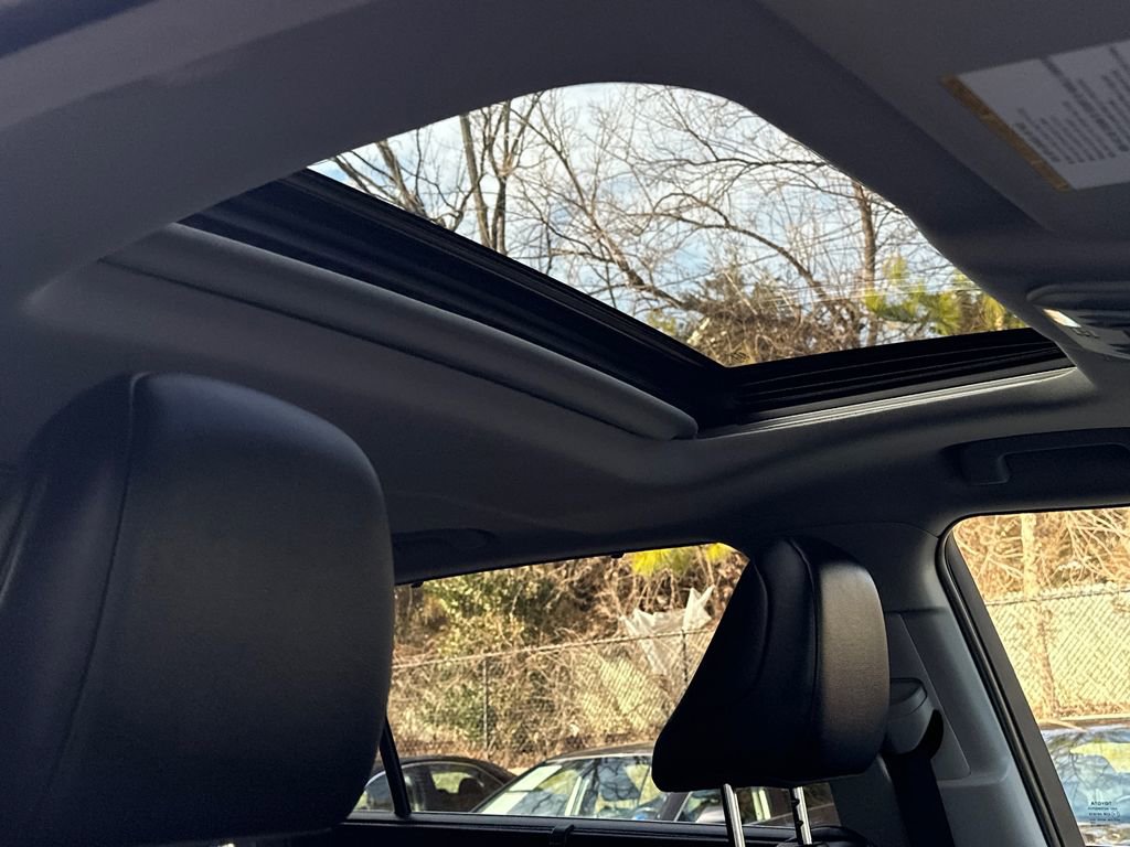 Used 2022 Toyota Highlander XLE image 12