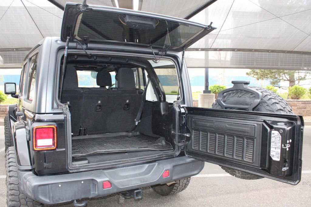 Used 2018 Jeep Wrangler Unlimited Sahara AWD/4WD image 56