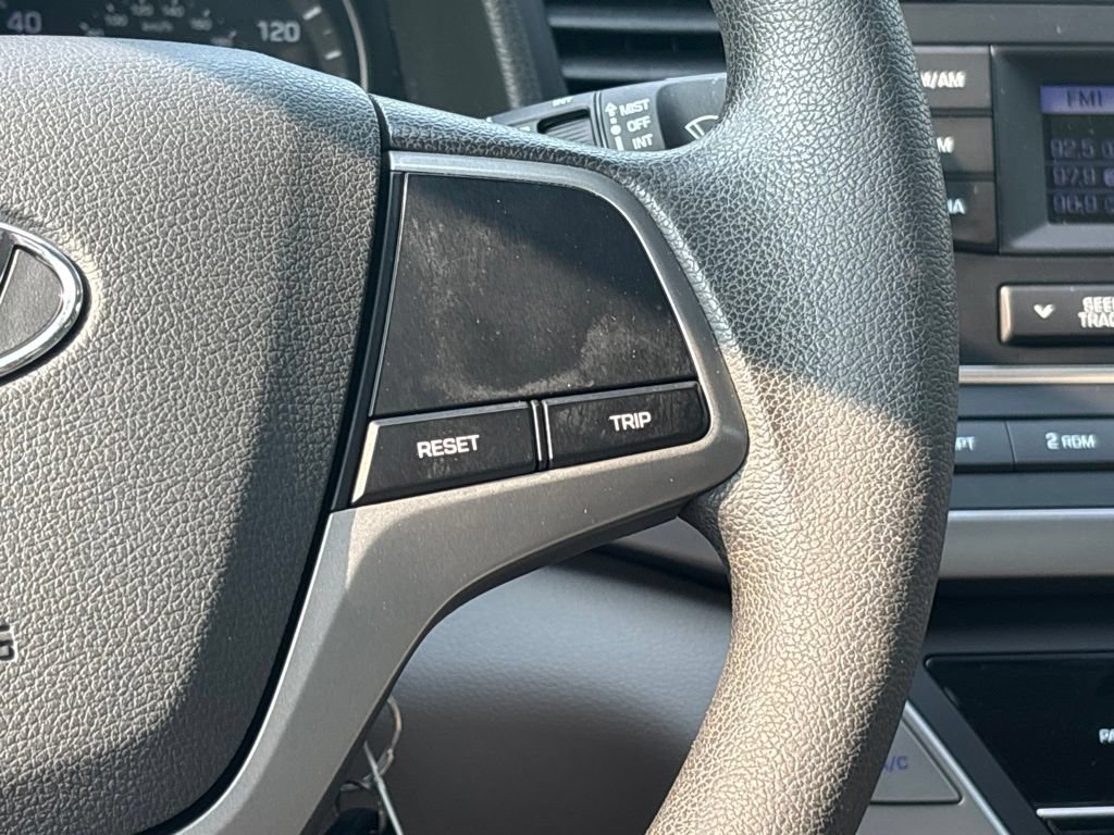 Used 2017 Hyundai Elantra SE FWD image 21