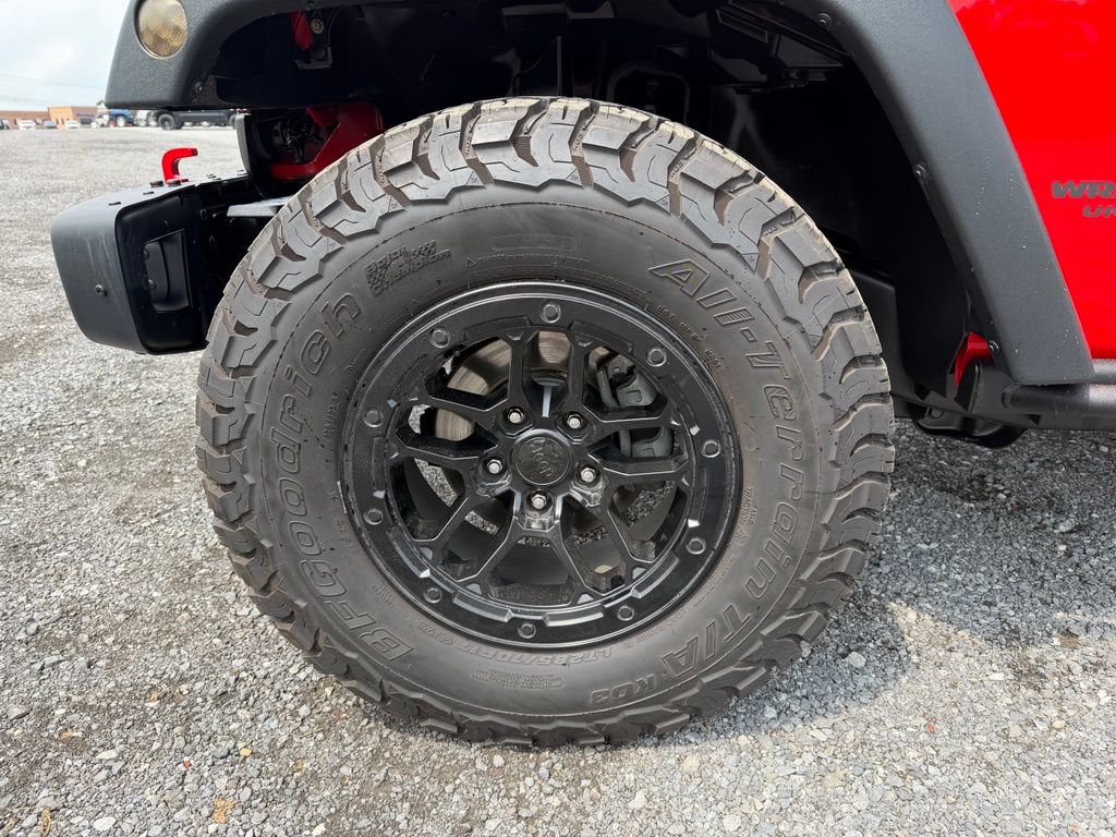 Used 2016 Jeep Wrangler Unlimited Rubicon w/ Dual Top Group AWD/4WD image 11