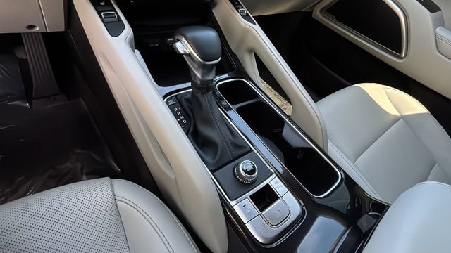 Used 2024 Kia Telluride S FWD image 30