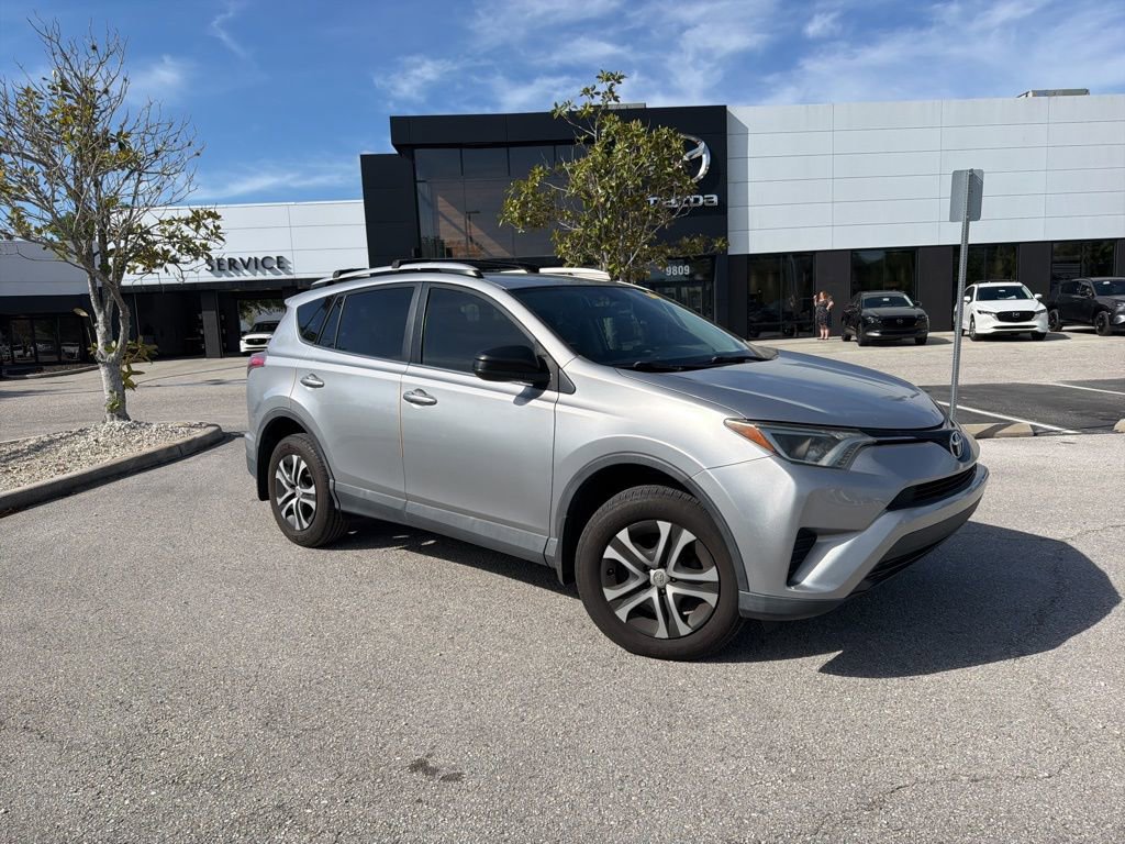 Used 2016 Toyota RAV4 LE AWD/4WD image 3
