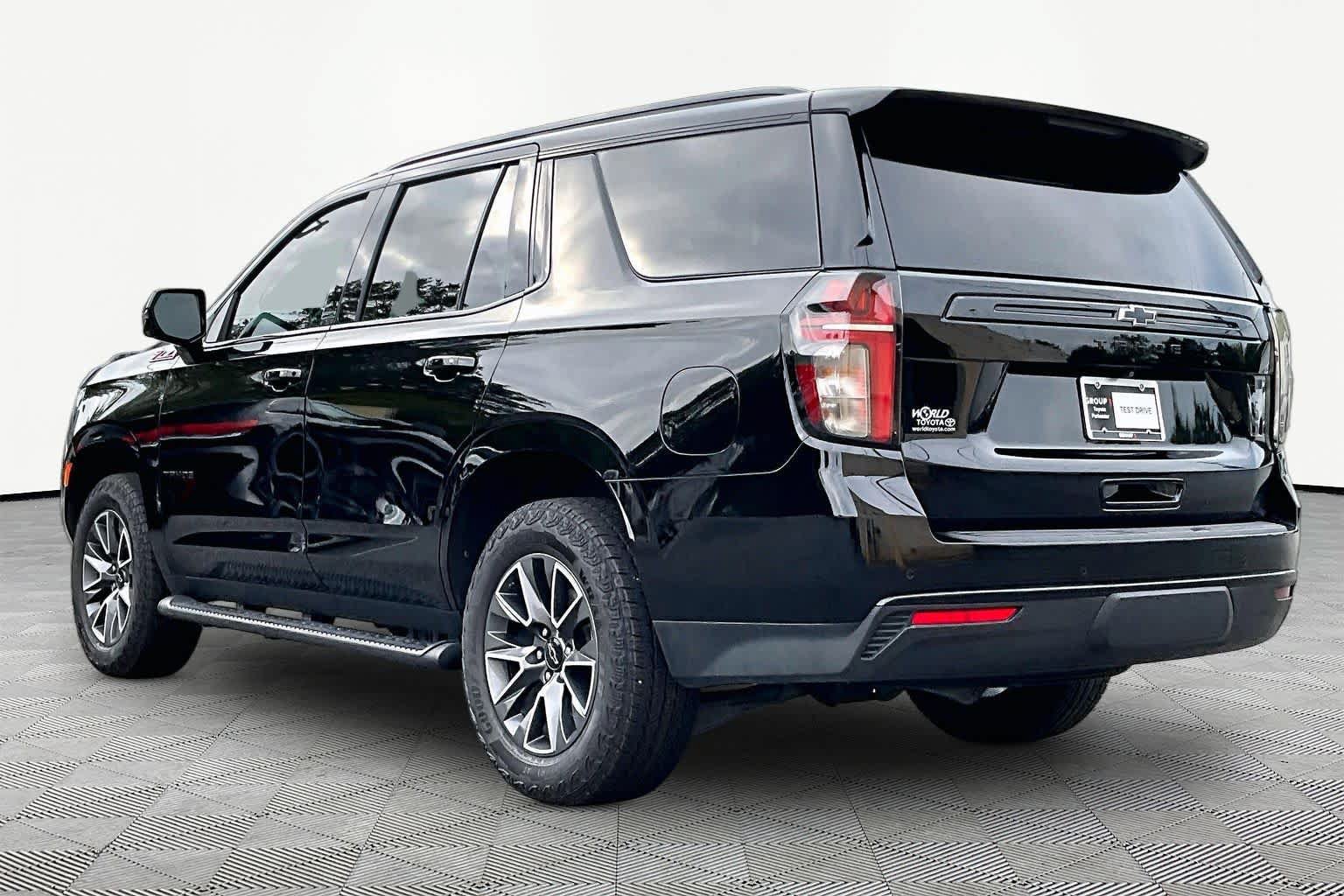 Used 2023 Chevrolet Tahoe Z71 w/ Luxury Package AWD/4WD image 23