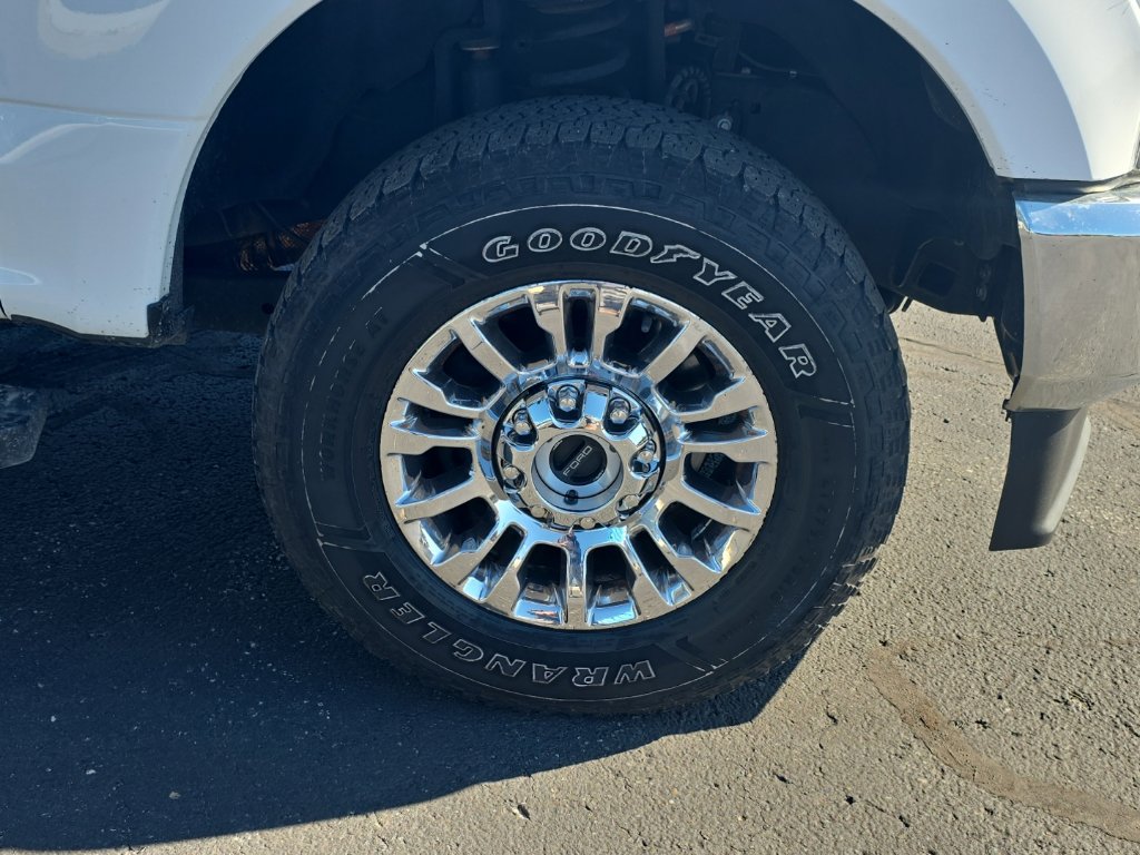 Used 2021 Ford F250 XLT w/ XLT Premium Package AWD/4WD image 17
