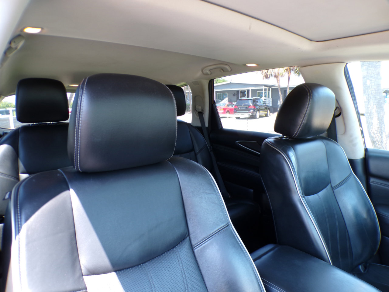 Used 2016 INFINITI QX60 AWD w/ Premium Plus Package image 30