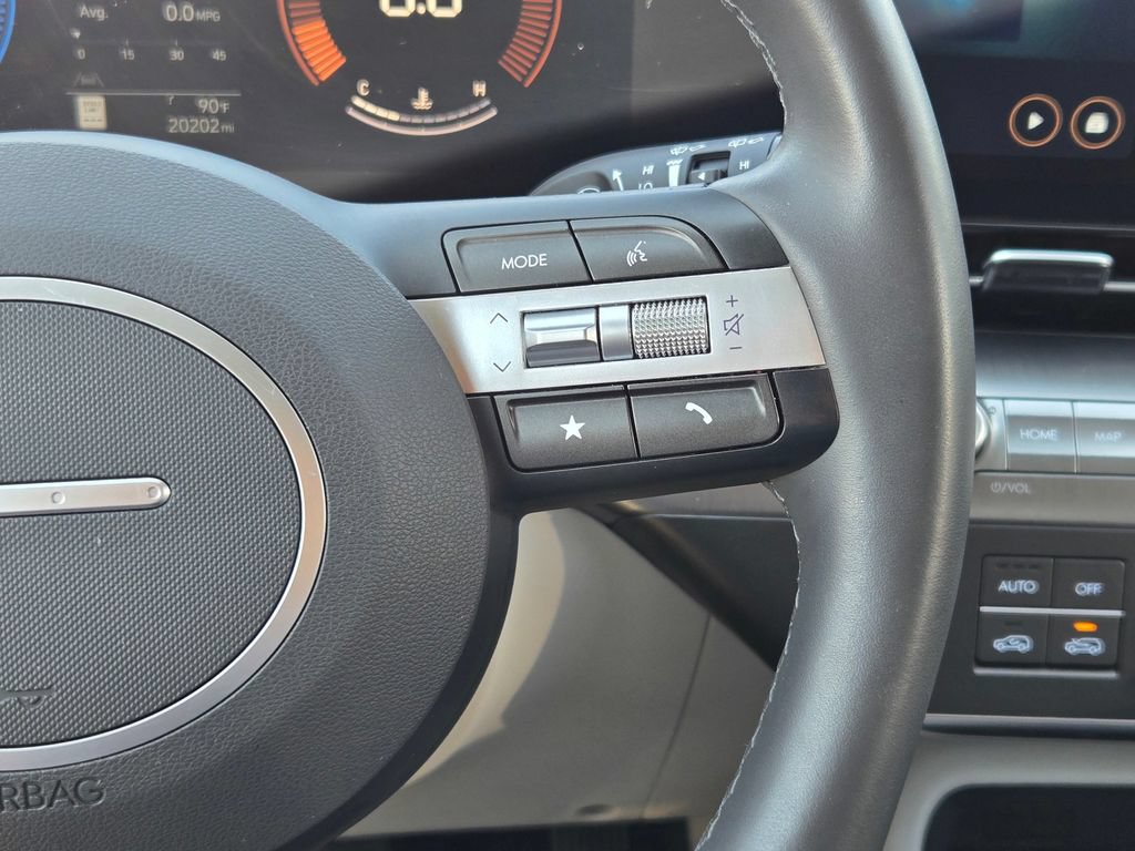 Certified 2024 Hyundai Kona SEL AWD/4WD image 38