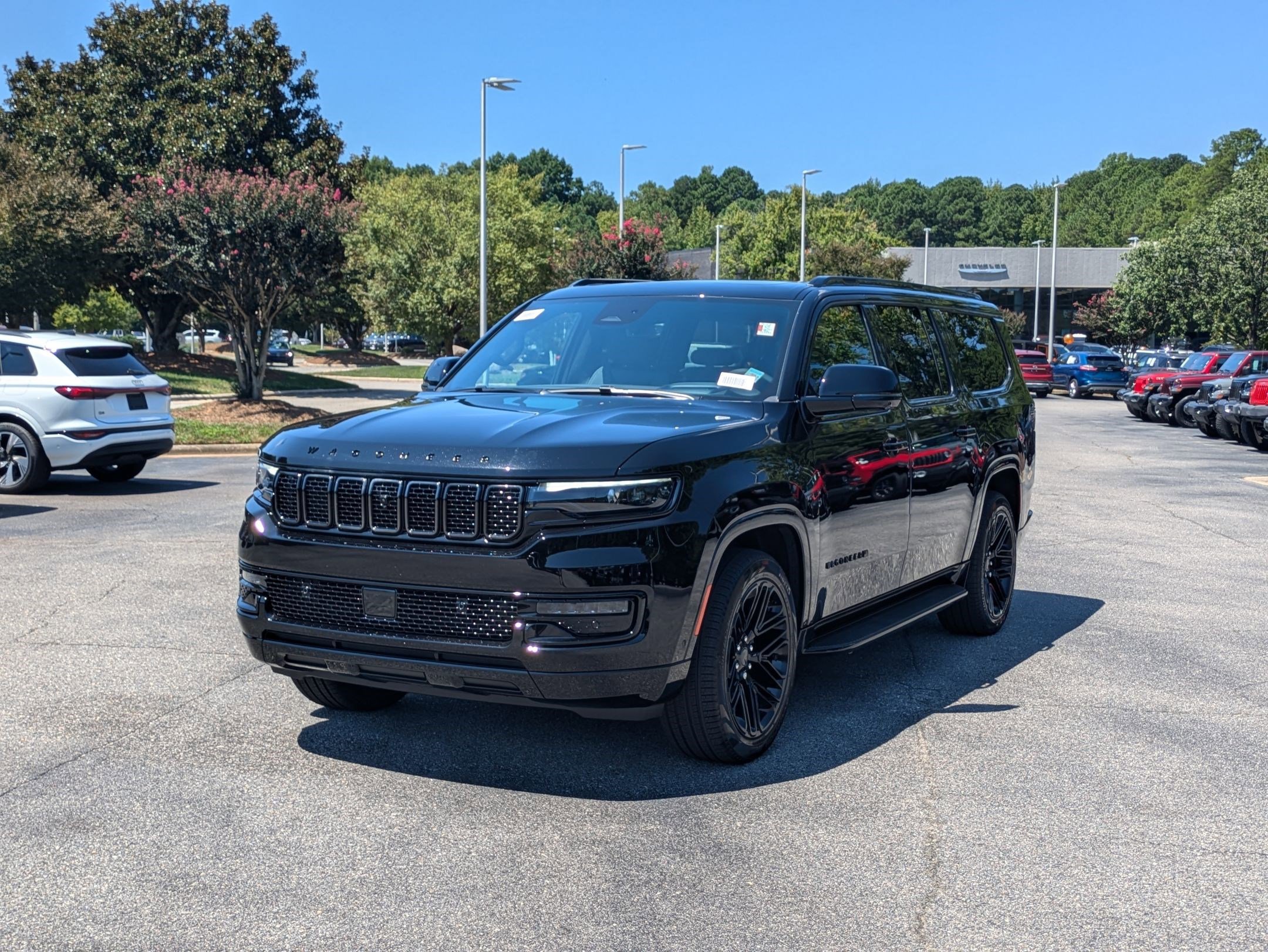 New 2025 Jeep Wagoneer L Series II w/ Convenience Group I
