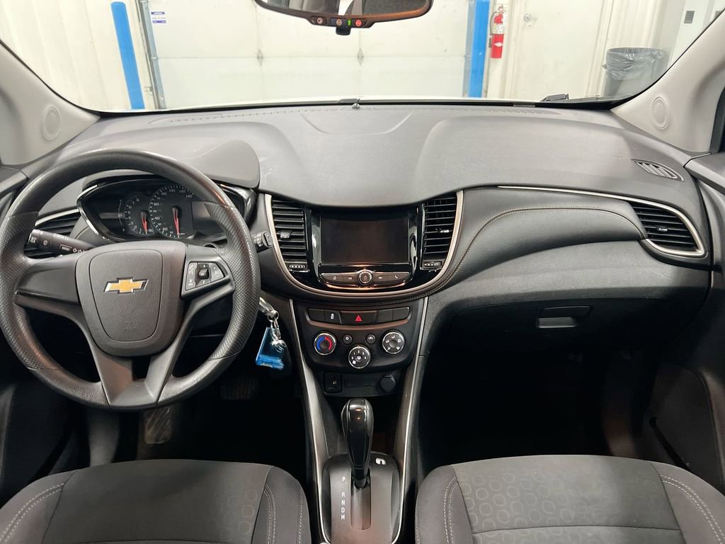 Used 2020 Chevrolet Trax LS FWD image 10