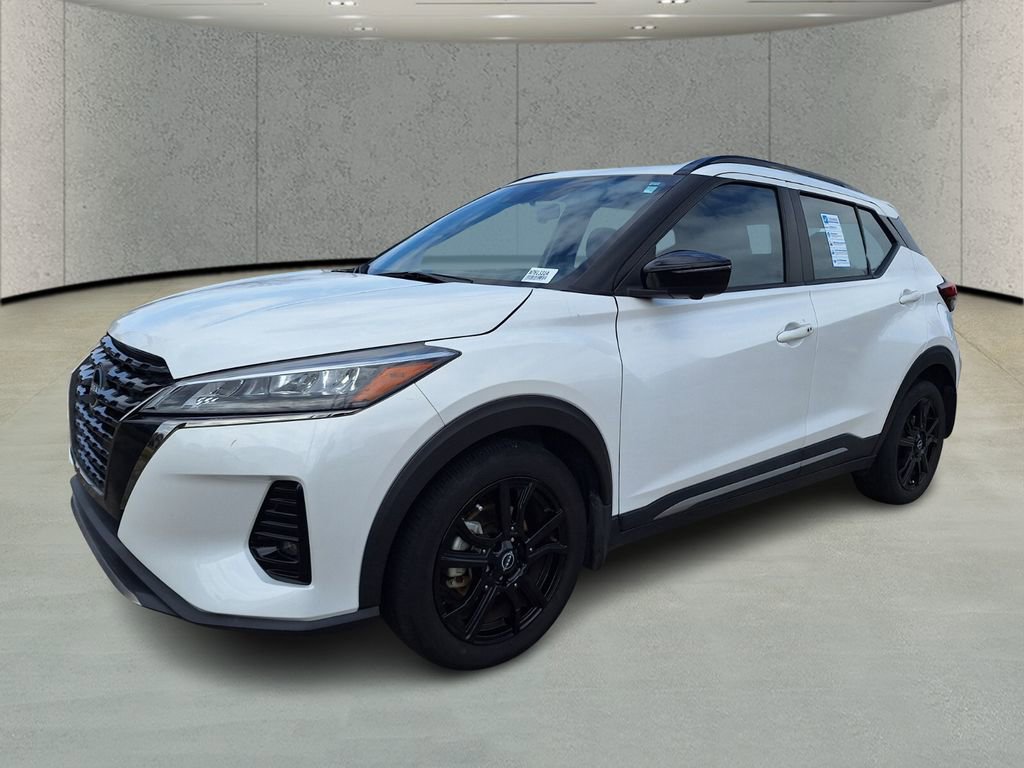 Used 2024 Nissan Kicks SR image 1