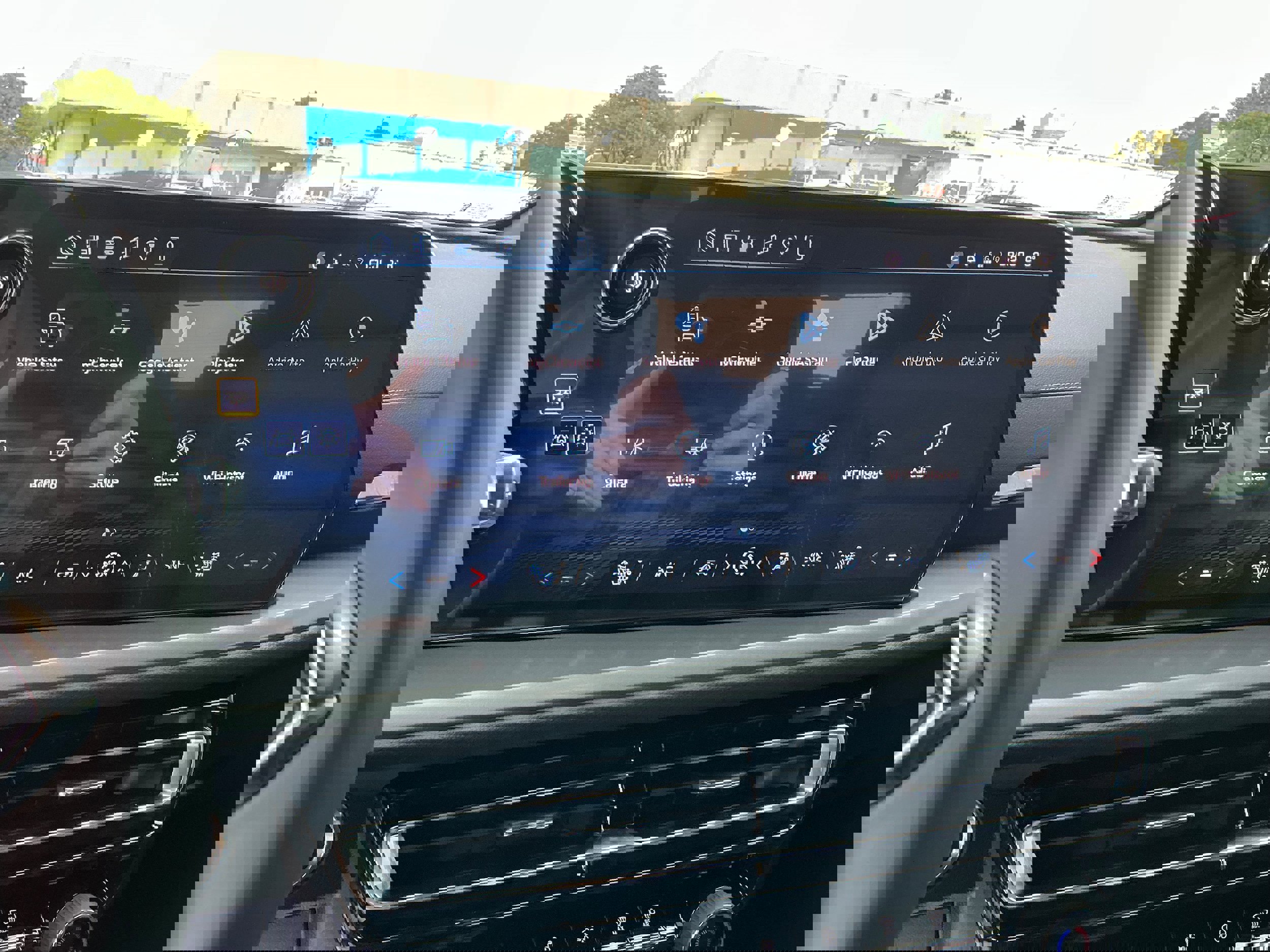 New 2026 Chevrolet Traverse LT w/ Driver Confidence Package image 8