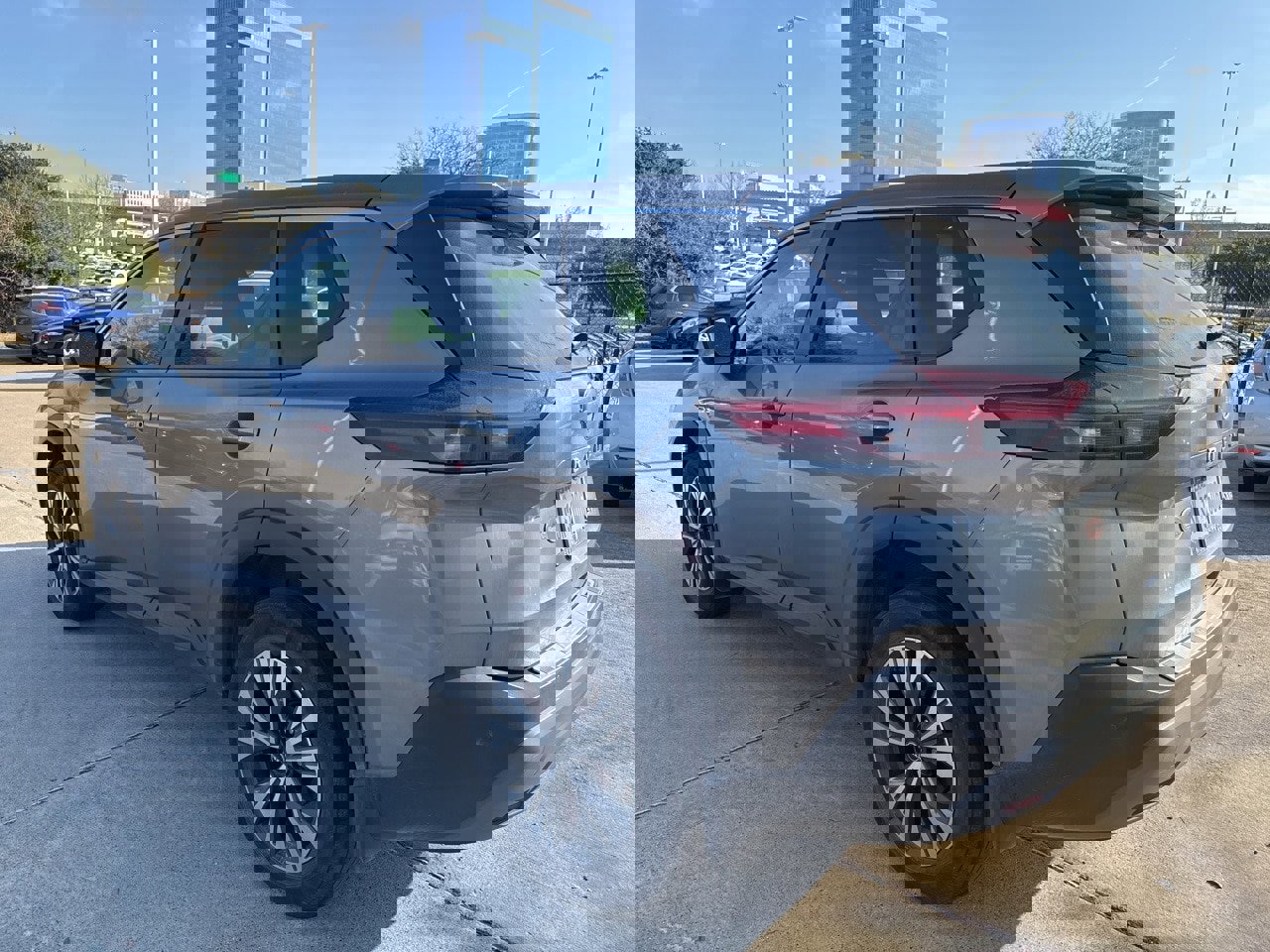 Certified 2023 Nissan Rogue SV image 4