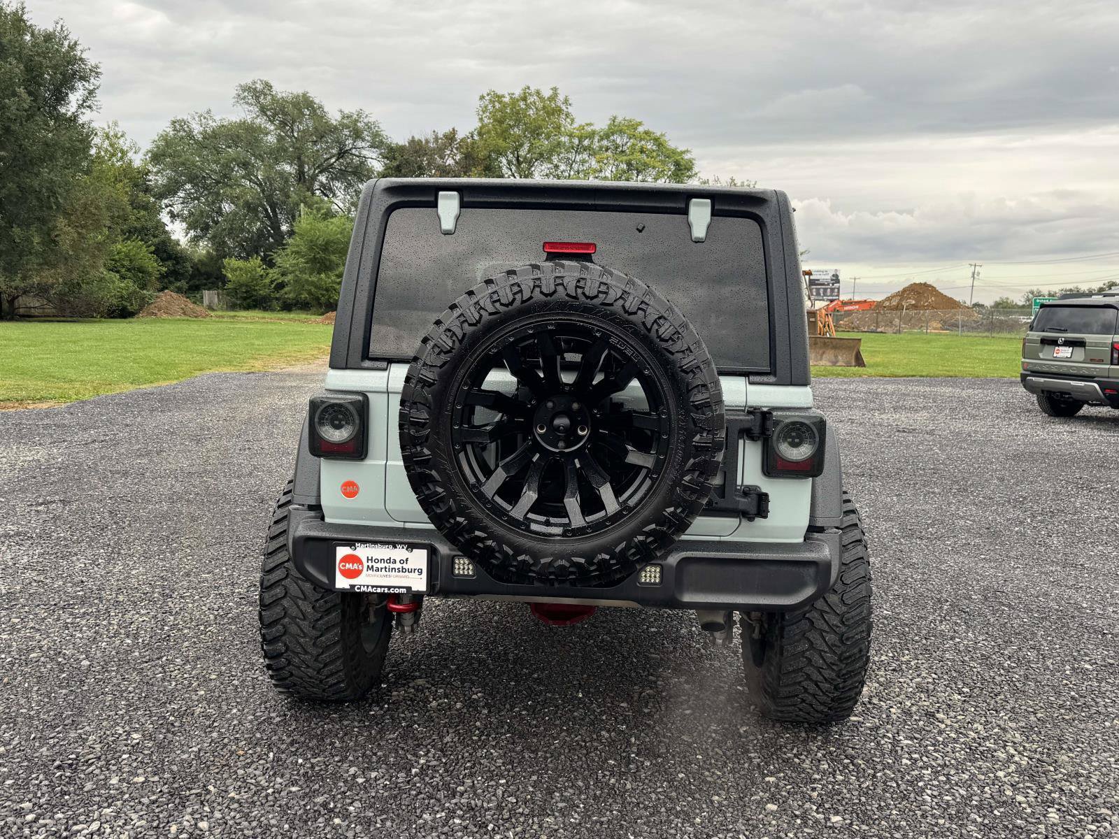 Used 2023 Jeep Wrangler Unlimited Rubicon w/ Cold Weather Group AWD/4WD image 25