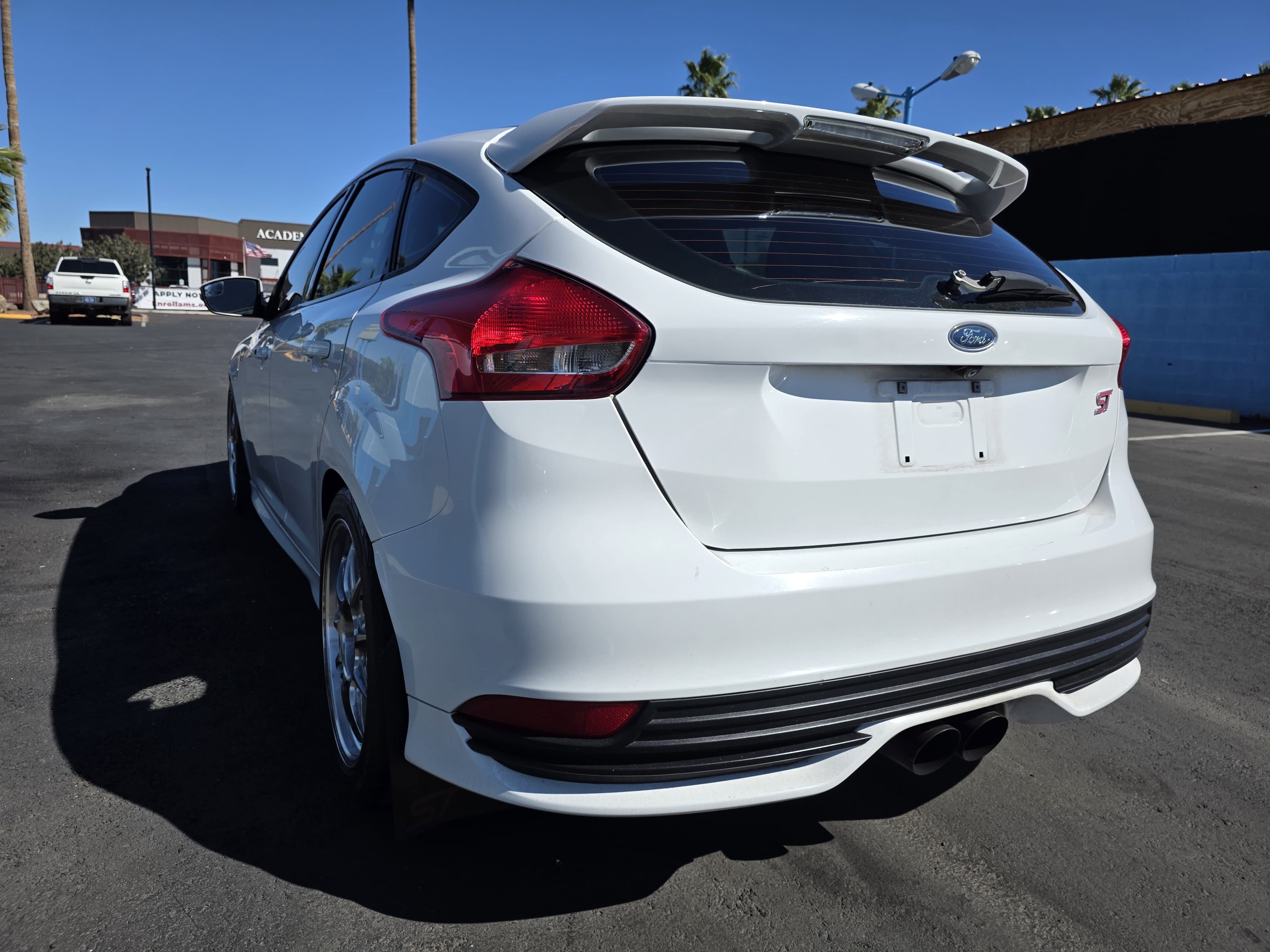 Used 2016 Ford Focus ST FWD image 4