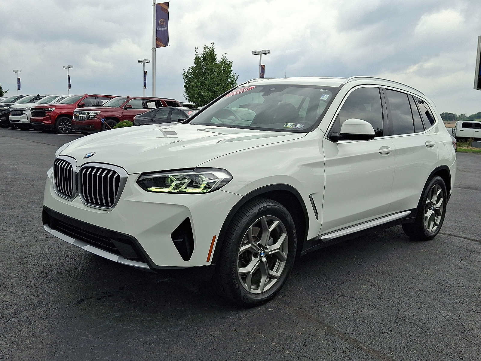 Used 2022 BMW X3 xDrive30i w/ Convenience Package AWD/4WD image 3
