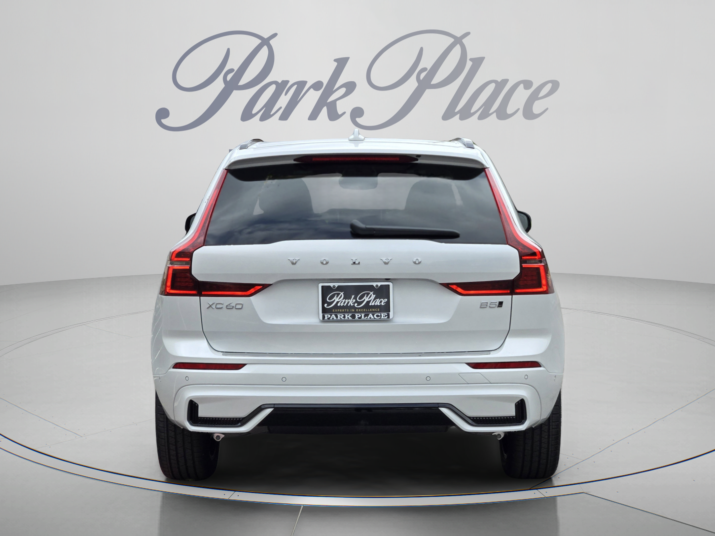 Used 2026 Volvo XC60 B5 Plus w/ Protection Package Premier AWD/4WD image 4