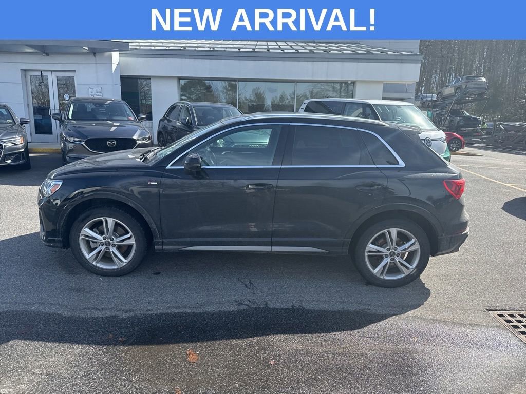 Used 2023 Audi Q3 2.0T Premium w/ Convenience Package image 15