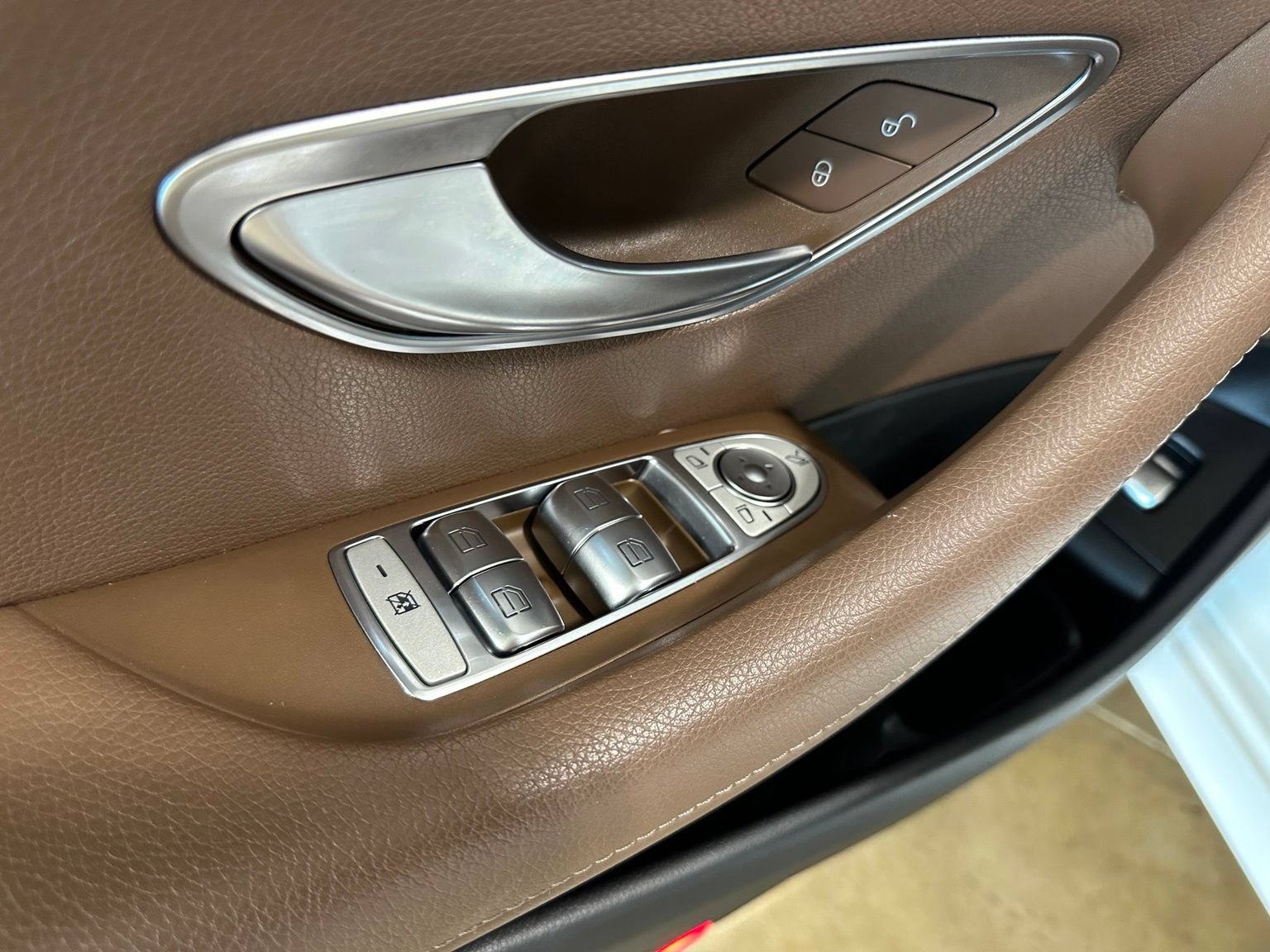 Used 2019 Mercedes-Benz E 300 image 11