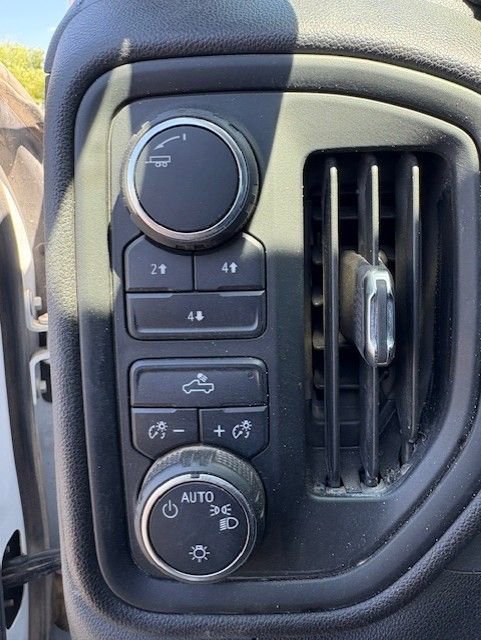 Used 2025 Chevrolet Silverado 3500 W/T AWD/4WD image 10