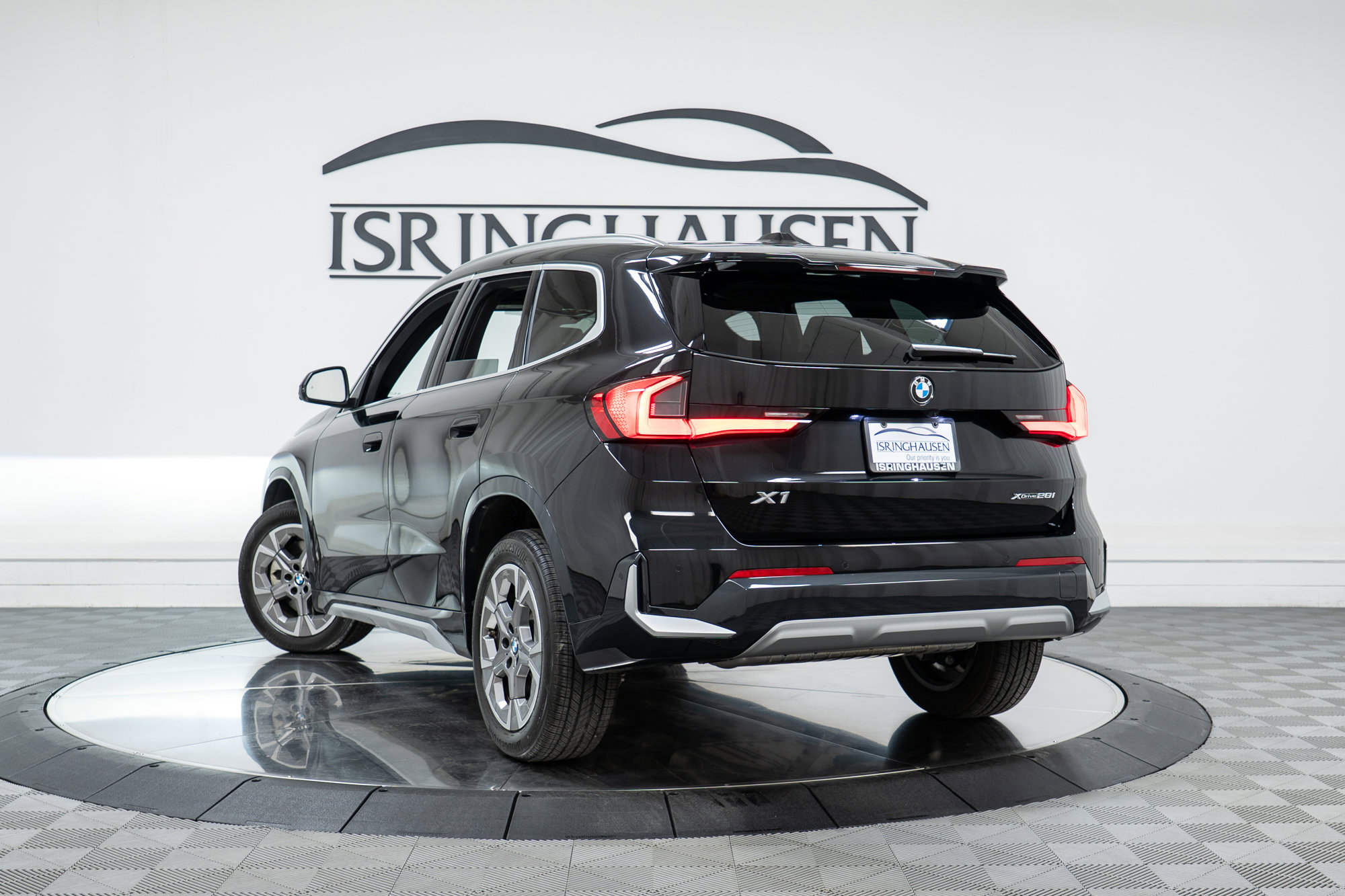 Used 2025 BMW X1 xDrive28i w/ Technology Package image 28