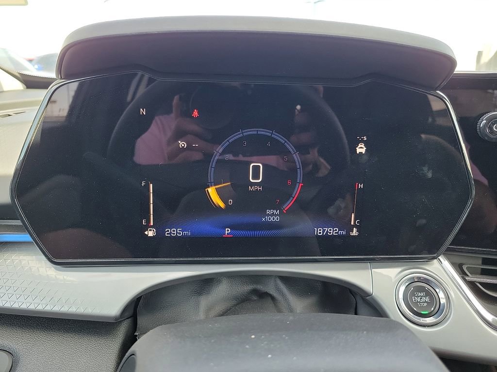 Used 2025 Chevrolet Trax LT image 14