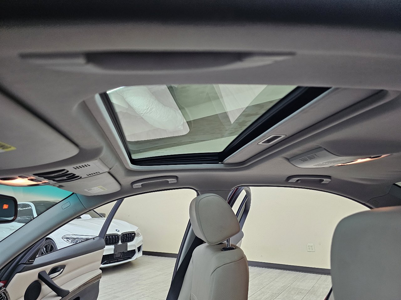 Used 2011 BMW 335i Sedan image 36