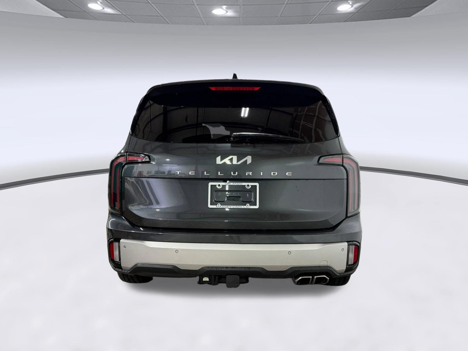 Used 2024 Kia Telluride SX w/ Towing Package FWD image 8