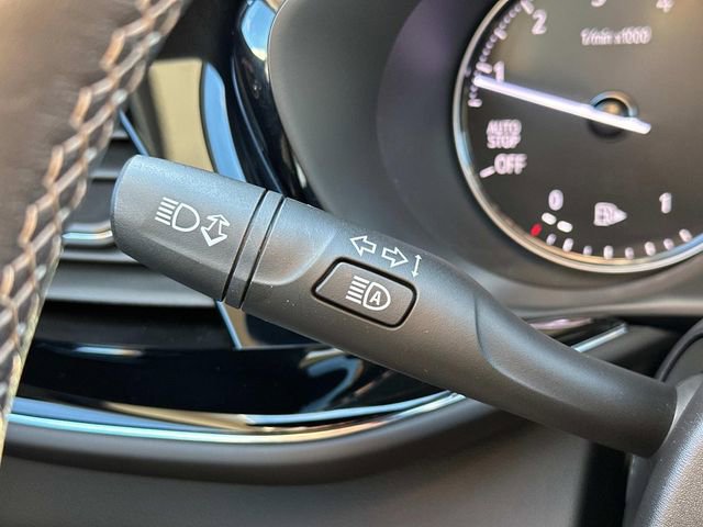 Used 2023 Buick Envision Avenir image 25