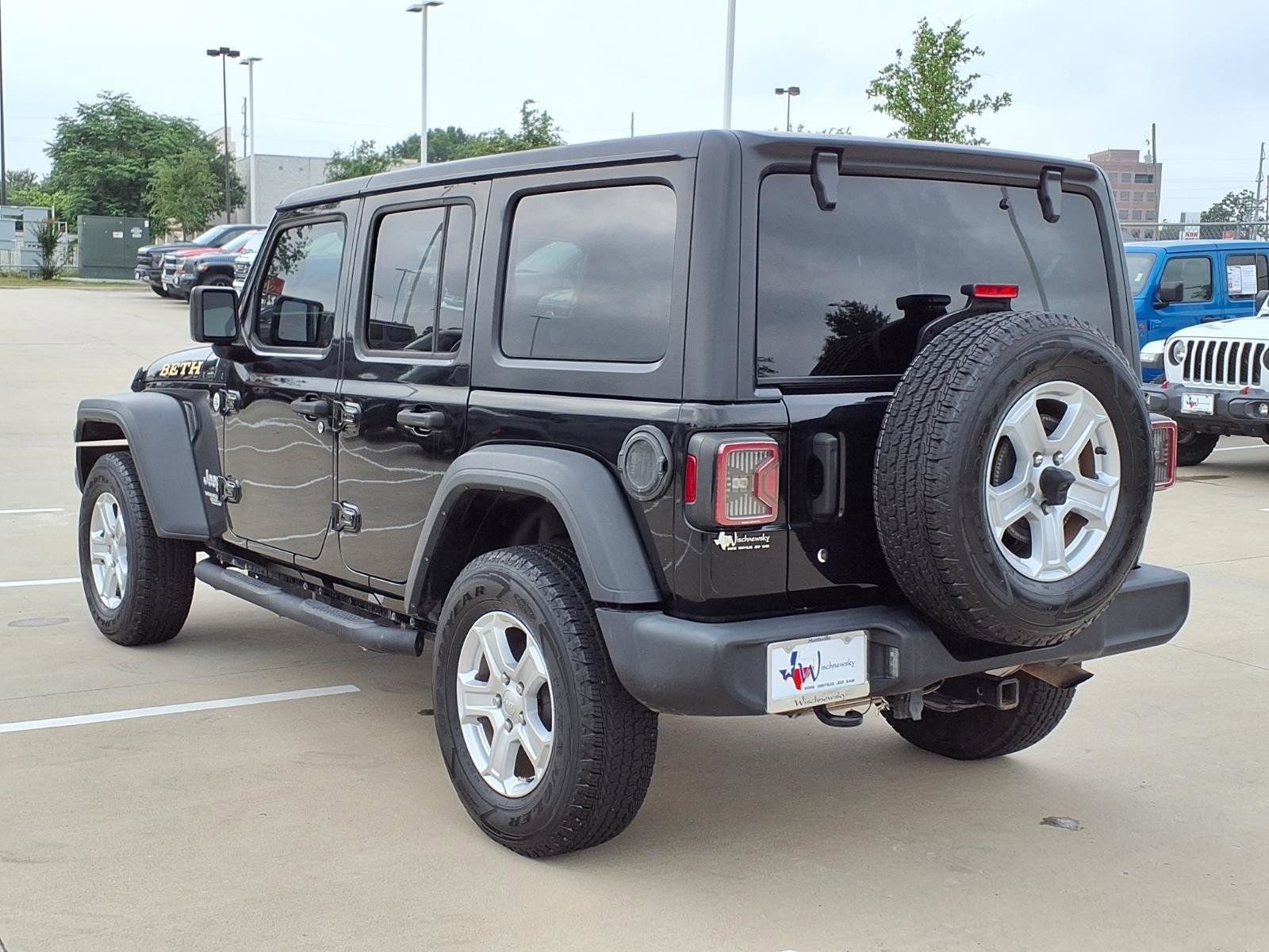 Used 2018 Jeep Wrangler Unlimited Sport S AWD/4WD image 2