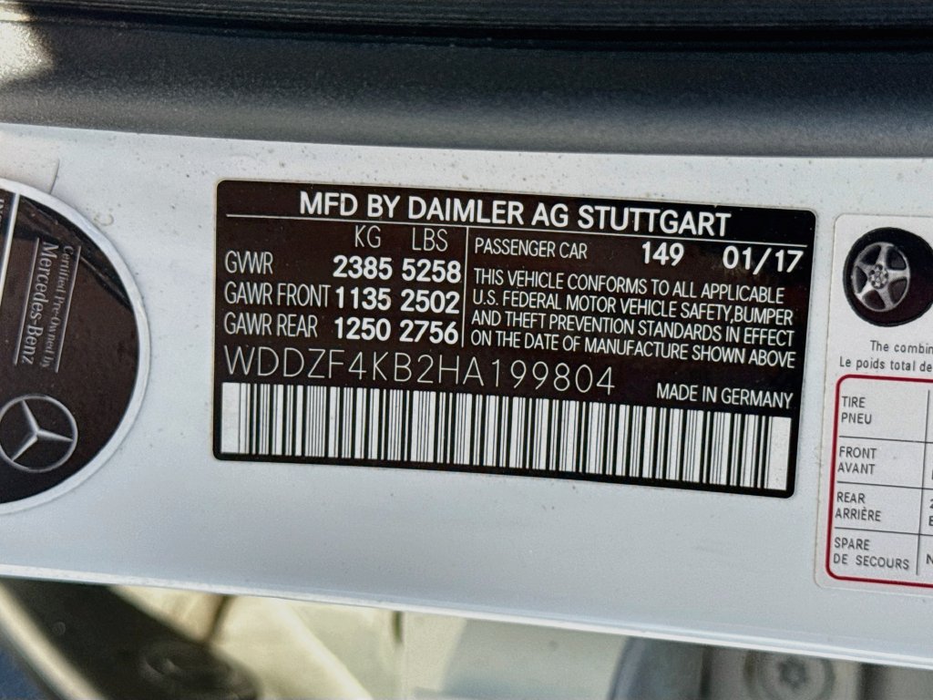 Used 2017 Mercedes-Benz E 300 4MATIC image 40