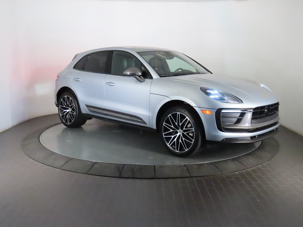 Certified 2024 Porsche Macan Turbo AWD/4WD image 9
