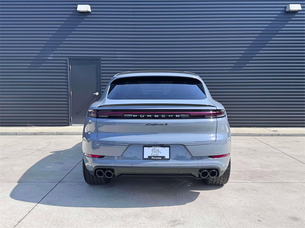 New 2025 Porsche Cayenne Coupe image 6