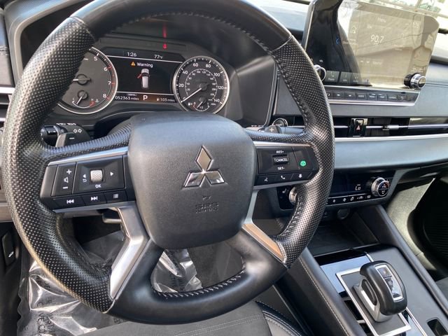 Used 2024 Mitsubishi Outlander SE image 12