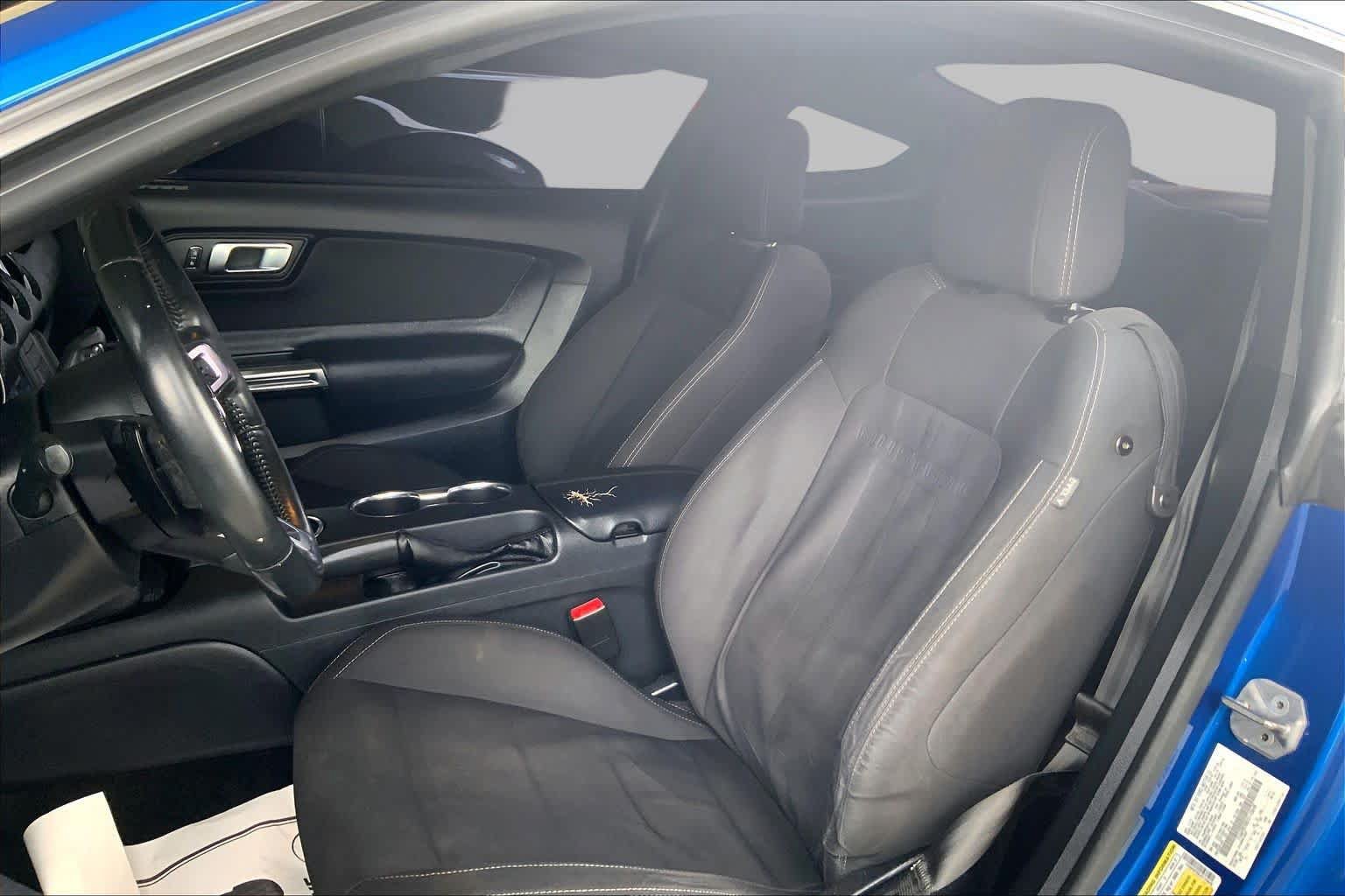 Used 2018 Ford Mustang Coupe RWD image 7