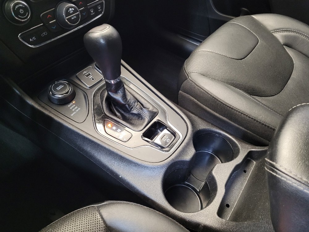 Used 2019 Jeep Cherokee Limited AWD/4WD image 26