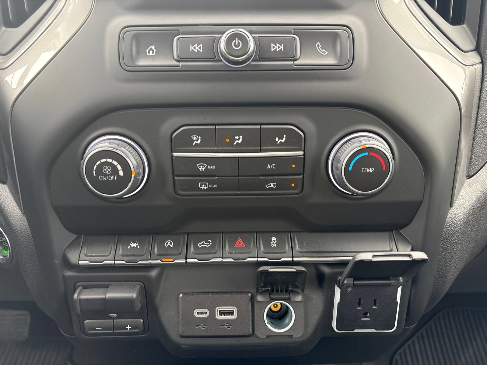 Used 2024 Chevrolet Silverado 1500 Custom w/ LPO, Dark Essentials Package AWD/4WD image 21