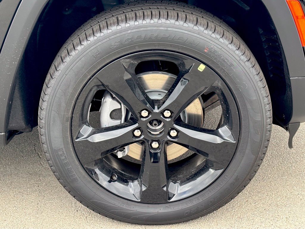 New 2027 Jeep Grand Cherokee Limited AWD/4WD image 30