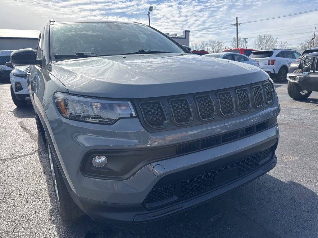 Used 2023 Jeep Compass Latitude image 47