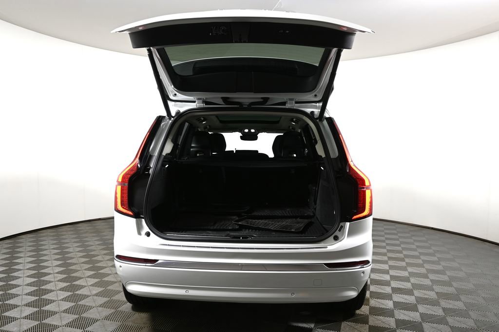 Used 2025 Volvo XC90 B5 Plus w/ Protection Package Premier image 35