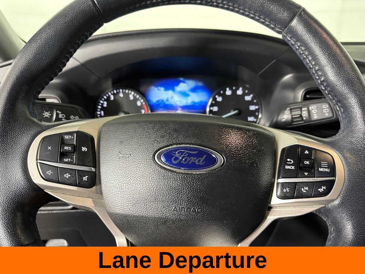 Used 2021 Ford Explorer XLT RWD image 15
